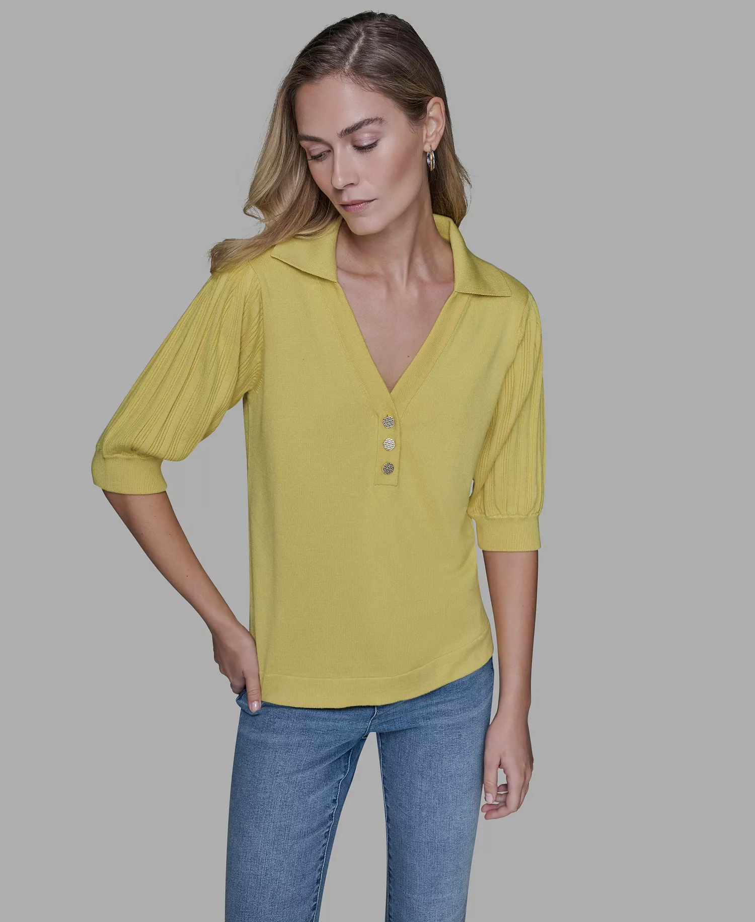 mni-078d7b894eff23d9620fbeec8d489a77 Women's V-Neck Top — изображение 4