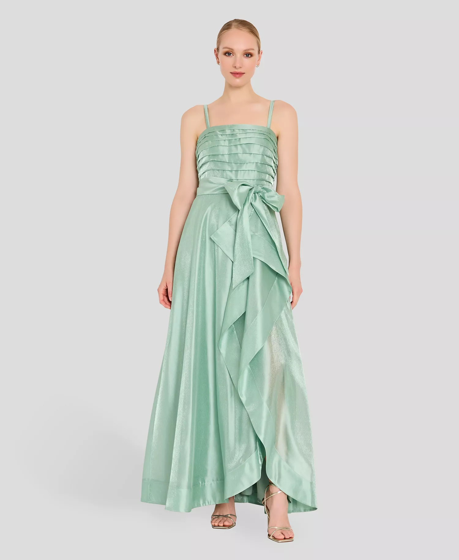mni-15d0b7f5eaecbfc481b398027b1e7ee0 Women's Ruched Bodice Ruffle Front Gown