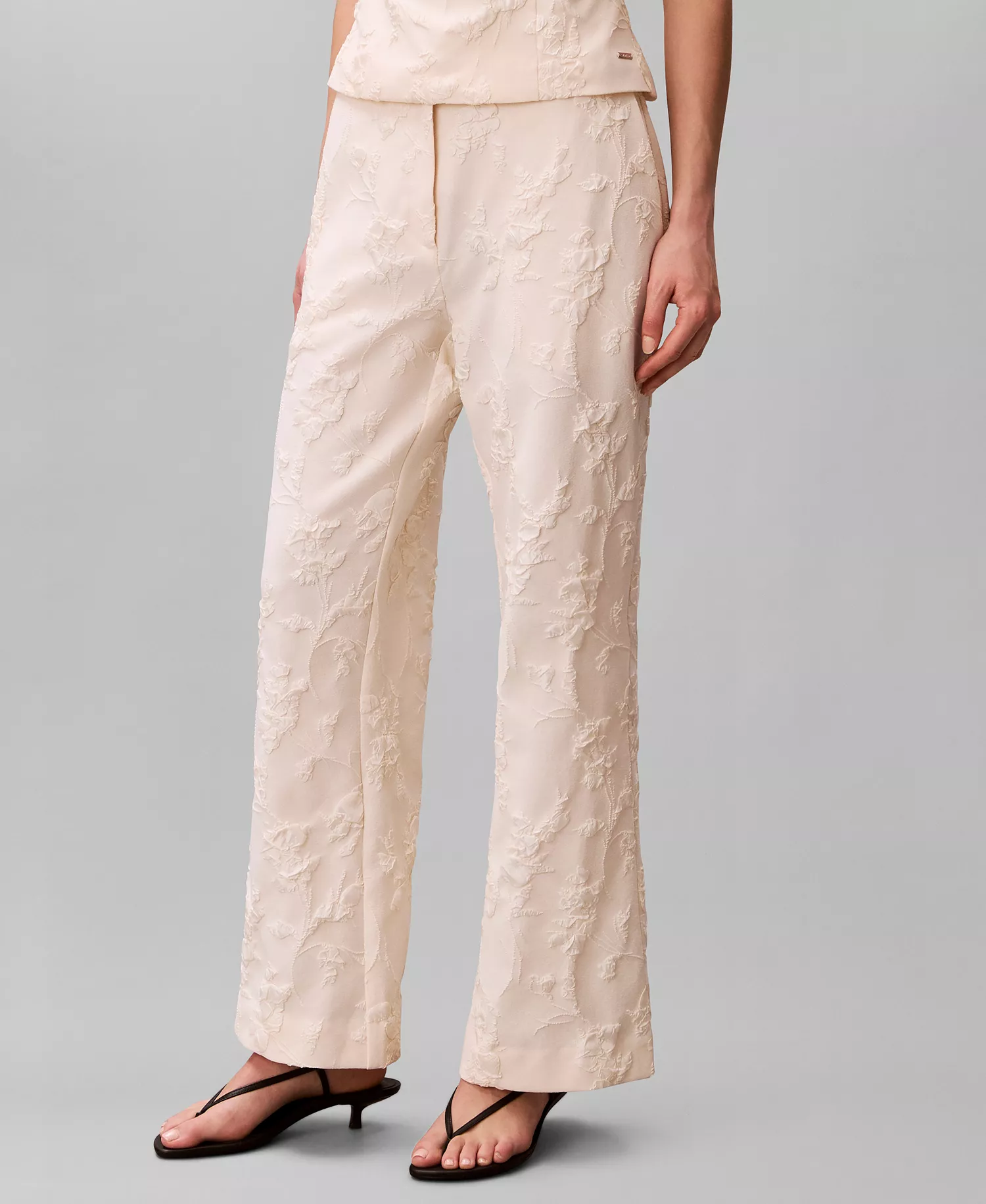 mni-2e29ec31b7ba49f5f46f5925e6b6a274 Women's Short-Sleeve Top and Floral Straight Leg Pants