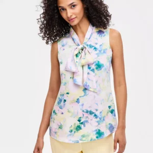 Petite Tie-Front Printed V-Neck Top