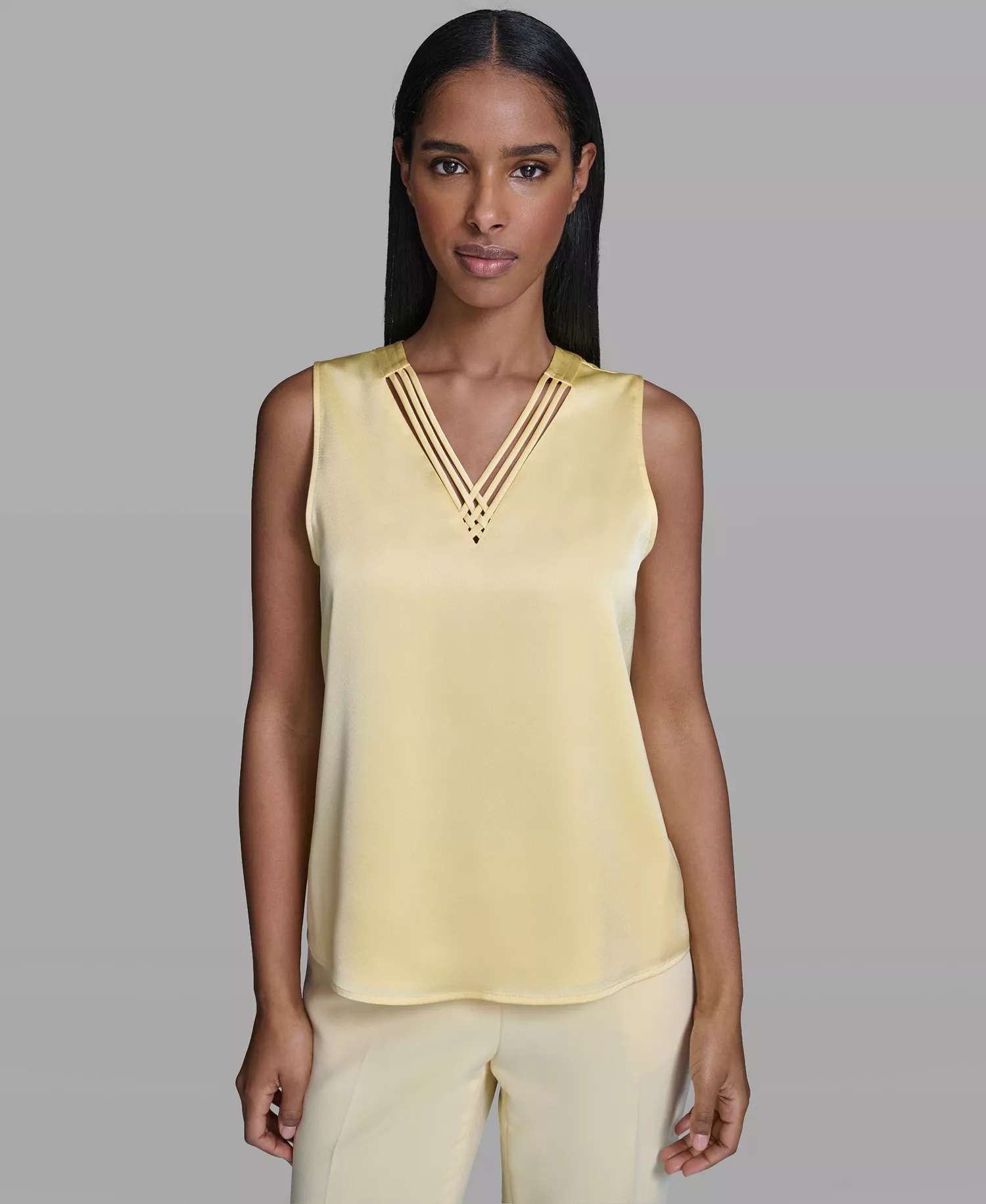 mni-4a8b2b973dd8f910ac957b004626dcb7 Women's Geo V-Neck Camisole — изображение 4