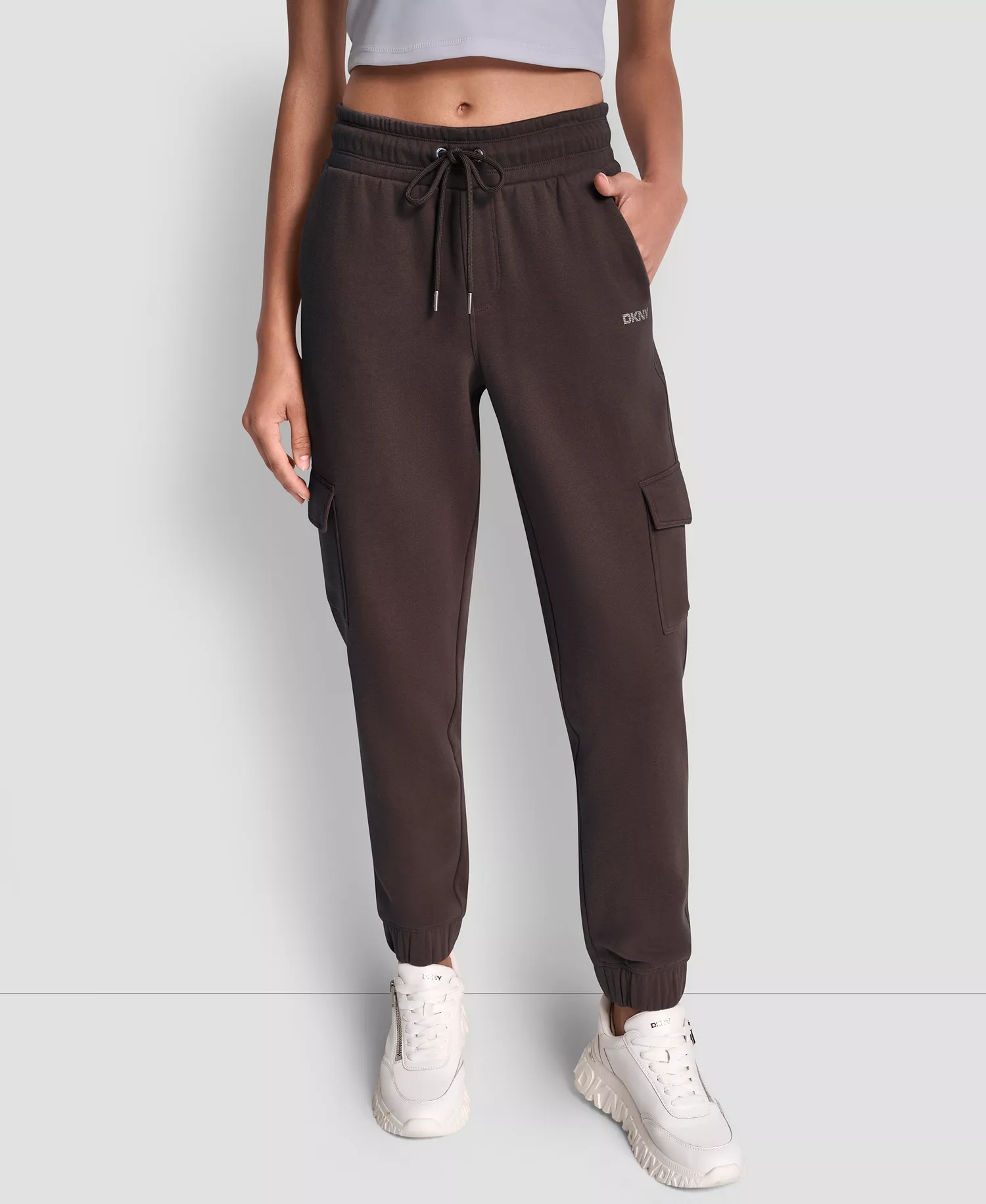 mni-5a64a76318d2ff3293607bd56d7a1486 Women's Studded-Logo Cargo Joggers — изображение 4