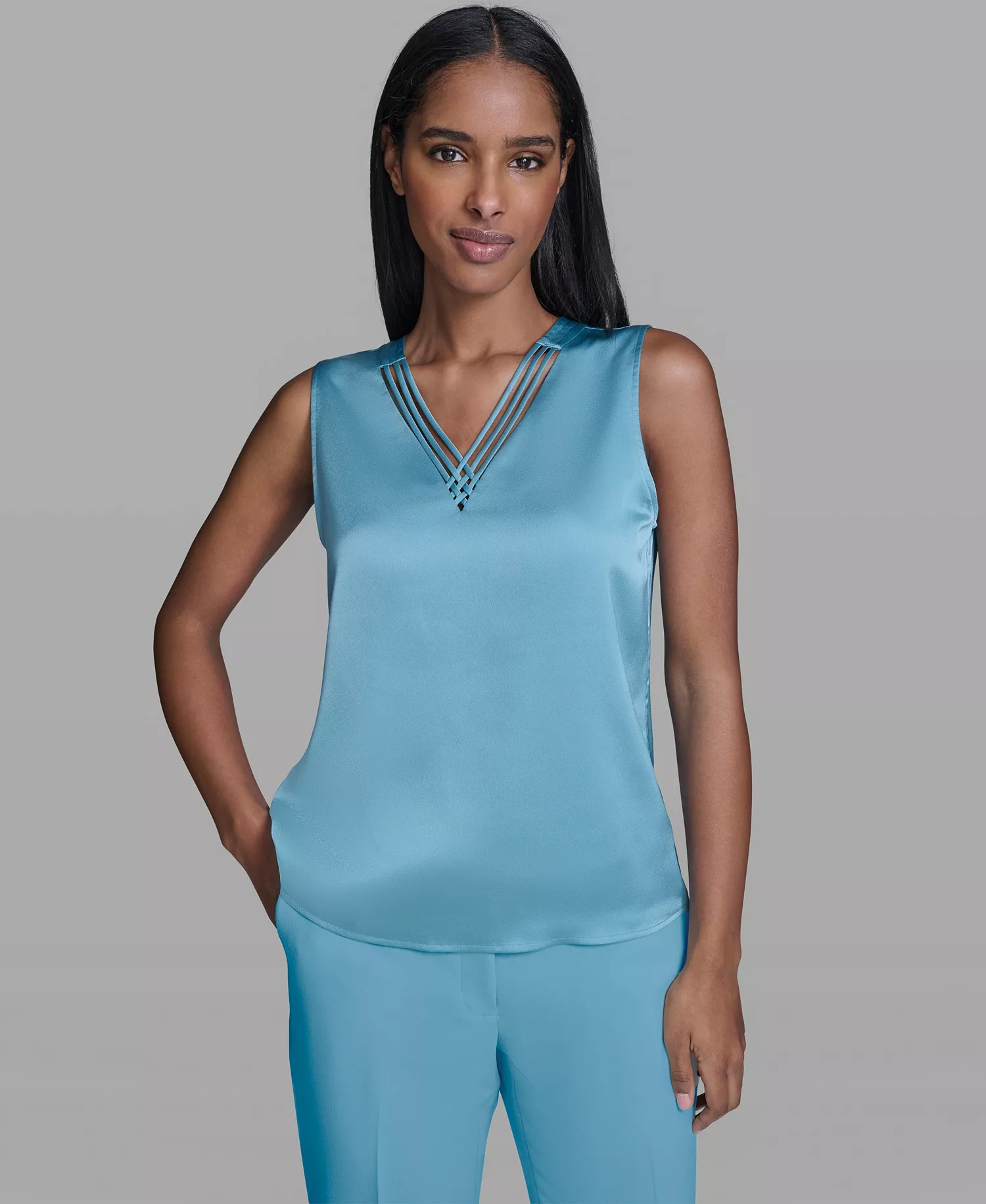 mni-679d82be1da44303951b0bf7190cd4ef Women's Geo V-Neck Camisole — изображение 3