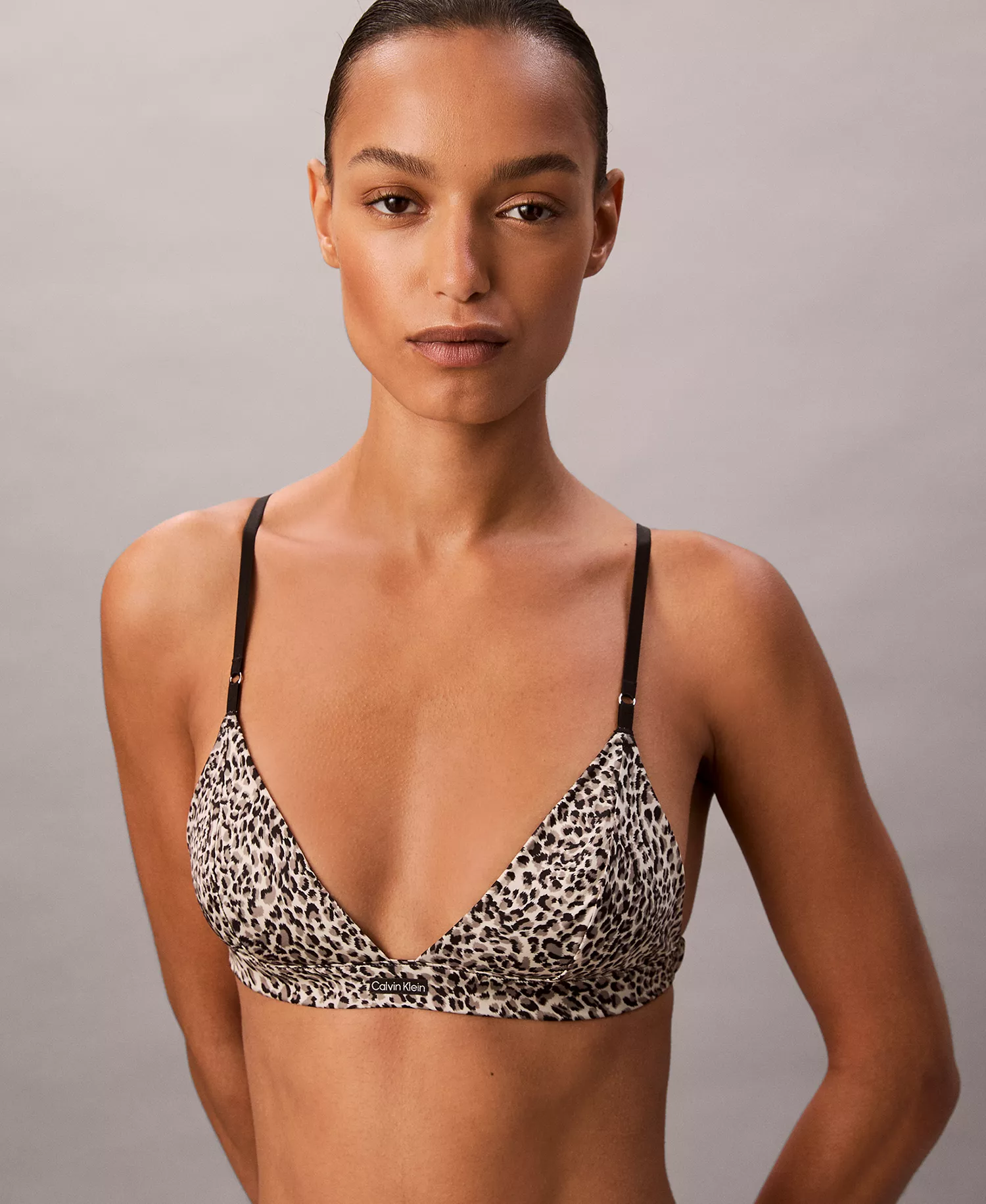 mni-81a45dd91dd8e7f950d33104fbab7ab6 Women's Signature Satin Unlined Triangle Bra QF8392 — изображение 3