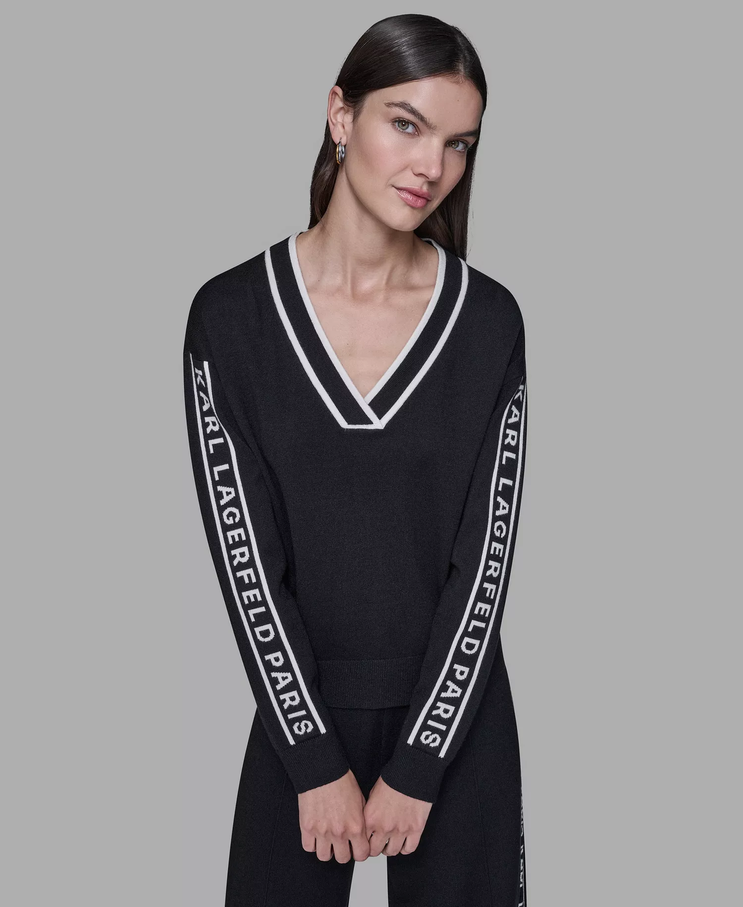 mni-82c6233d7f9b9475d0bd56824673ad5d Women's Logo Tape V-Neck Sweater