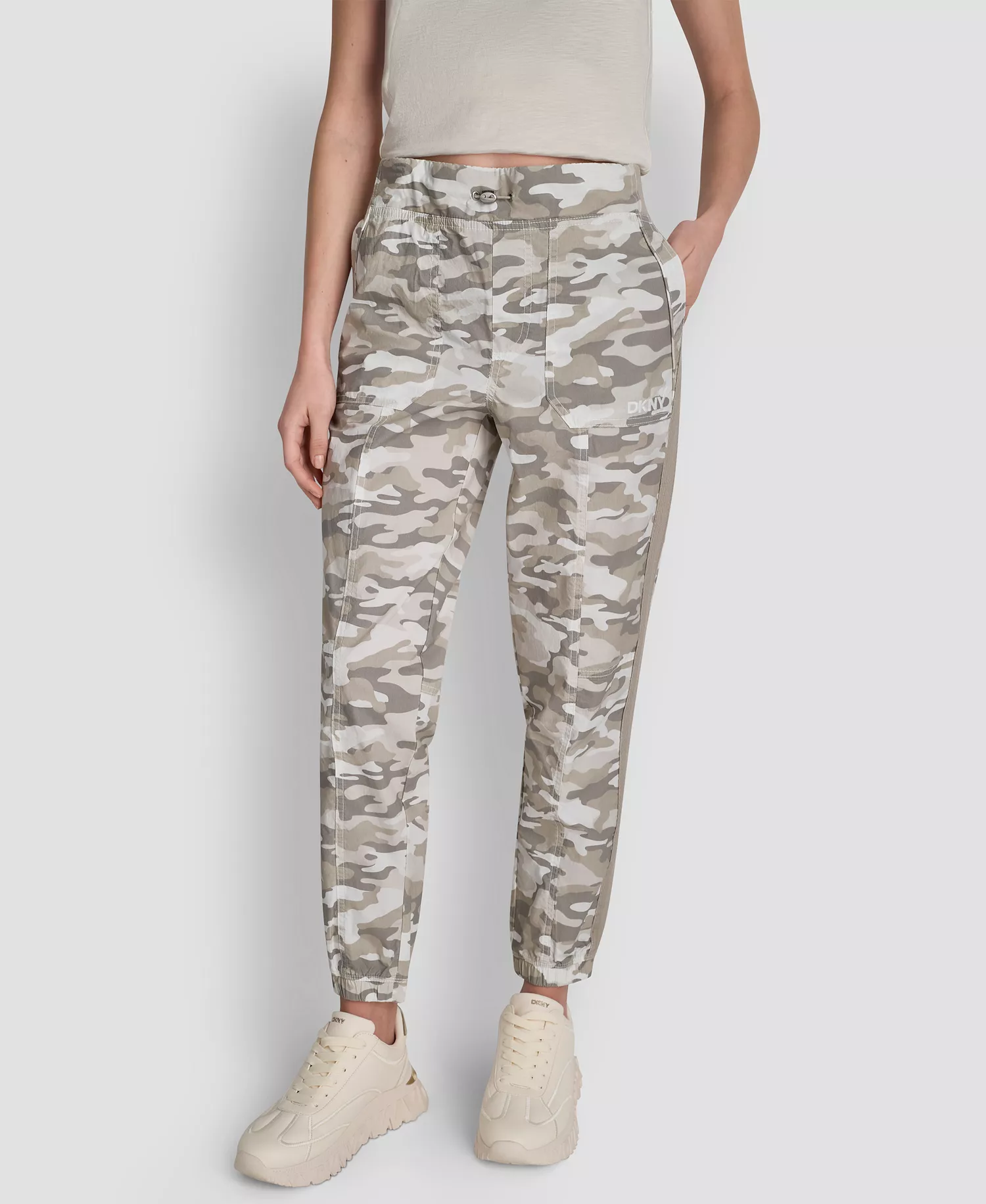 mni-9de2bd7dca62f113fd71f7d95f725f31 Women's High-Rise Cotton Poplin Bungee Joggers — изображение 7