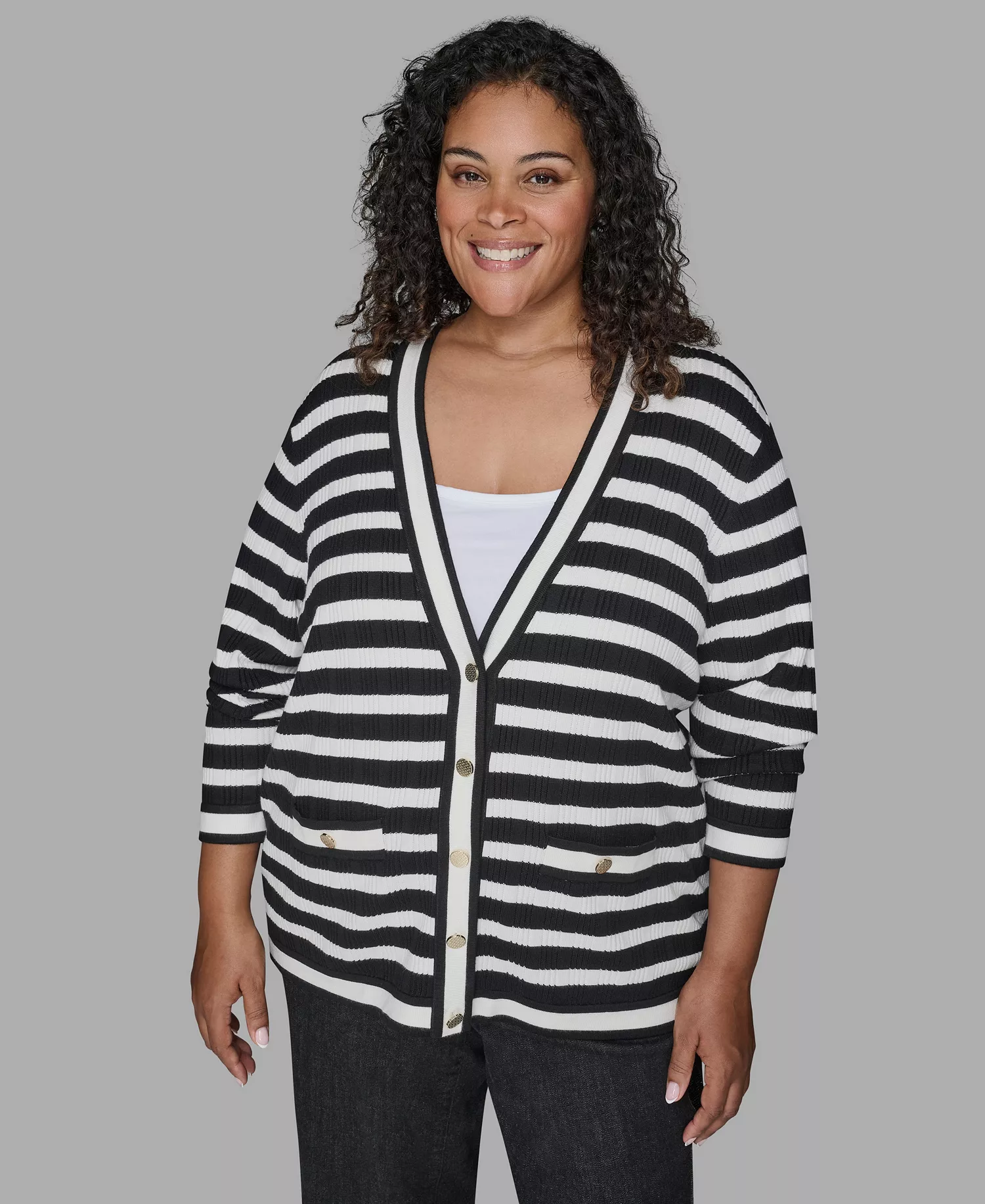 mni-a6b907ee982df28e2ee562a3ce933c9f Women's Plus Size V-Neck Button Front Cardigan — изображение 4