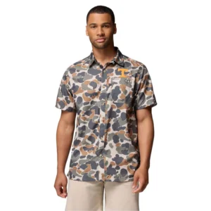 Men's Camo Tennessee Volunteers Super Slack Tide Omni-Wick Button-Up Shirt