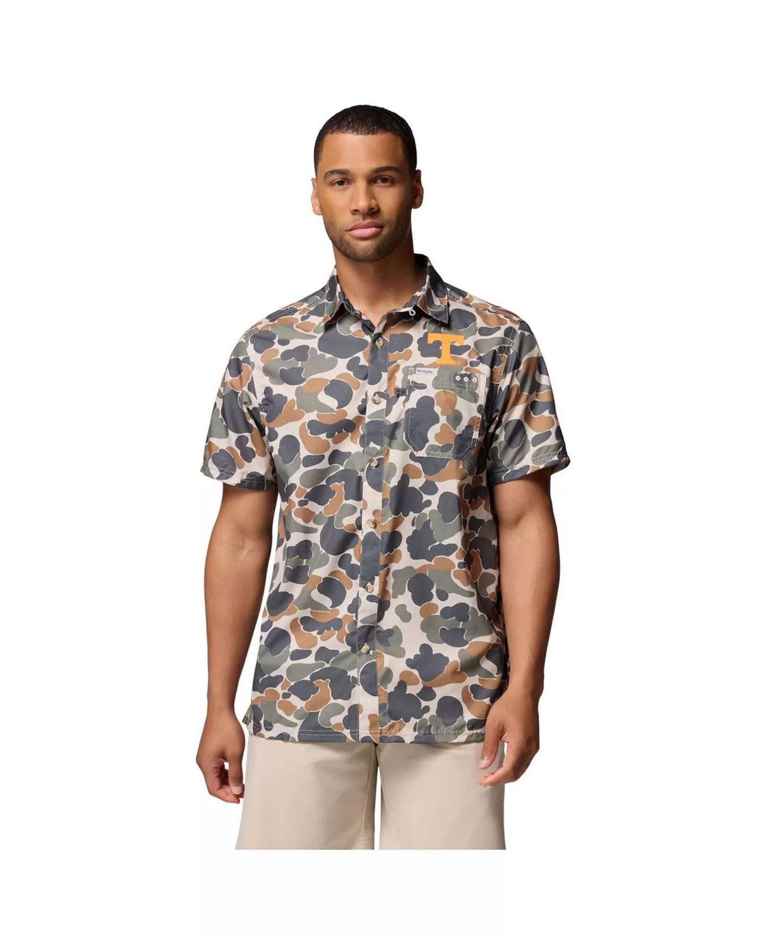 mni-b0cb04bf983f29f5baf45e229beec65a Men's Camo Tennessee Volunteers Super Slack Tide Omni-Wick Button-Up Shirt