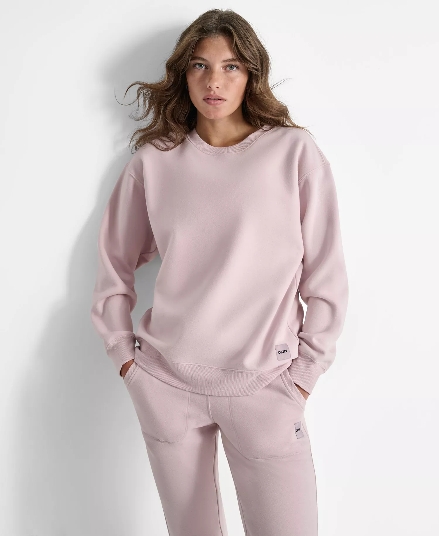 mni-b7cc0f84fef6bd3a671b5a28b79d9de4 Women's Tonal Logo Patch Crewneck Sweatshirt — изображение 4