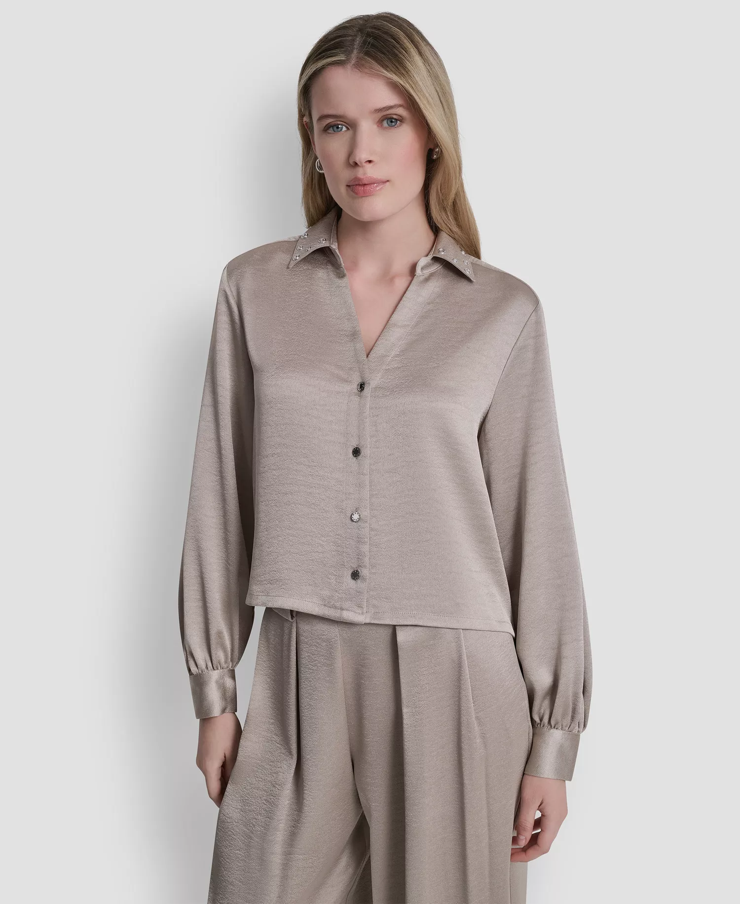 mni-d3484f9193b00e210a921412fc7601b3 Women's Studded Collar V-Neck Shirt — изображение 4