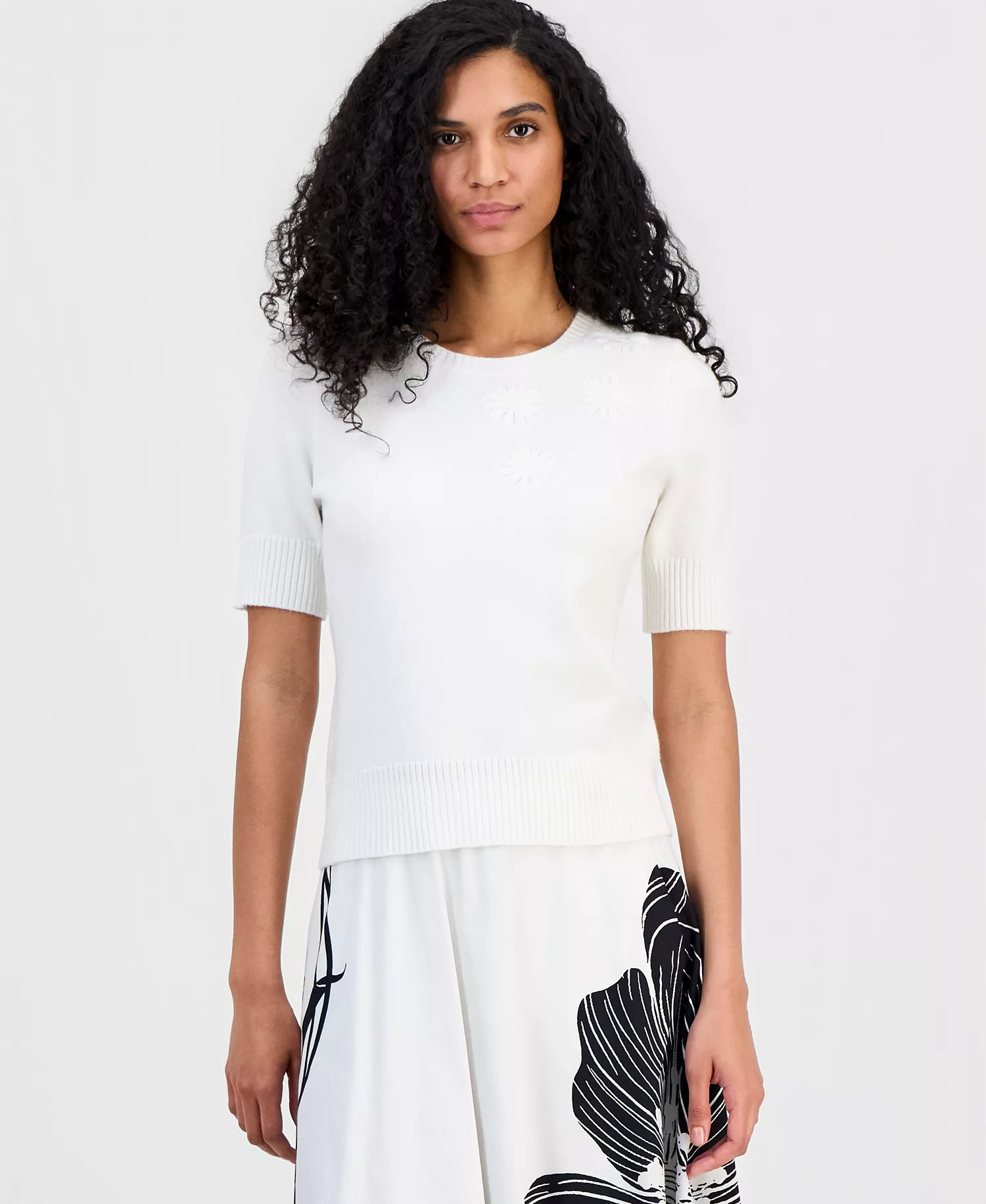 mni-de4efd28feb3786587cffcabe7891722 Women's Floral-Appliqué Short-Sleeve Sweater