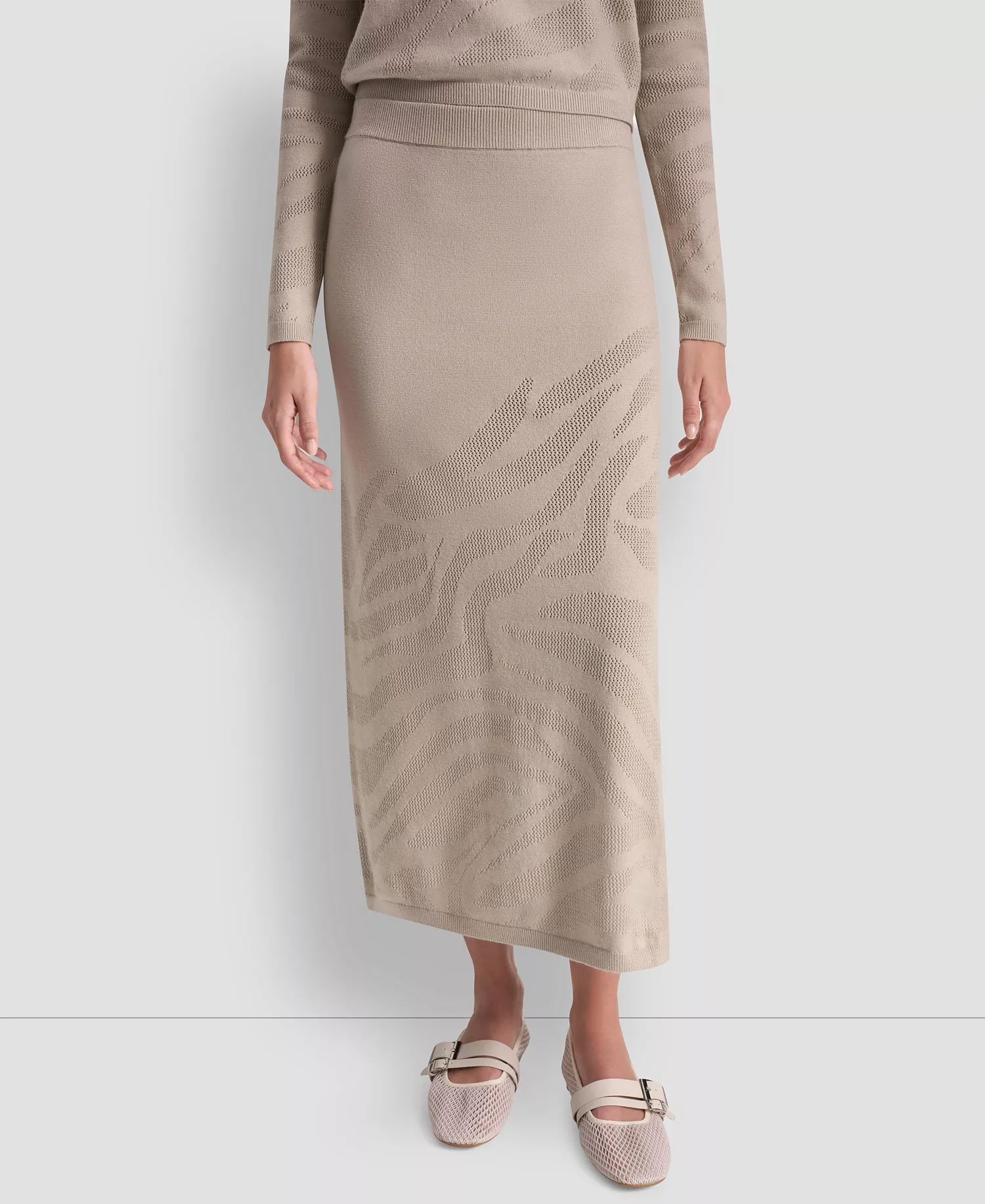 mni-e2825c357d471635f6cb7e3adf00097f Women's Engineered Zebra Pointelle Stitch Midi Skirt