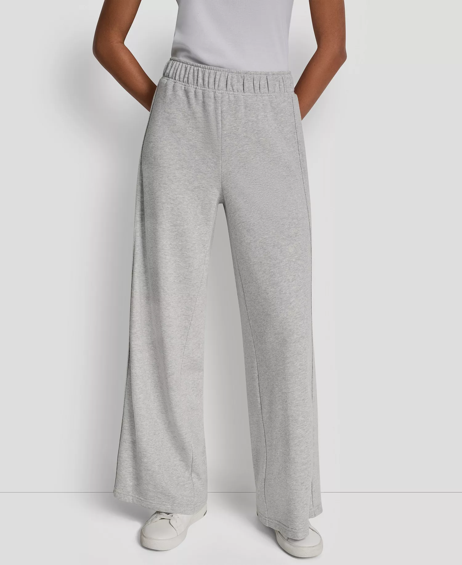mni-e50ba694b4a0dad2dd95f277739bc570 Women's Mid-Rise Sequin Detail Wide Leg Pants