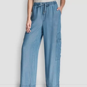 Women's Patch Pocket Detail Pull-On Pants