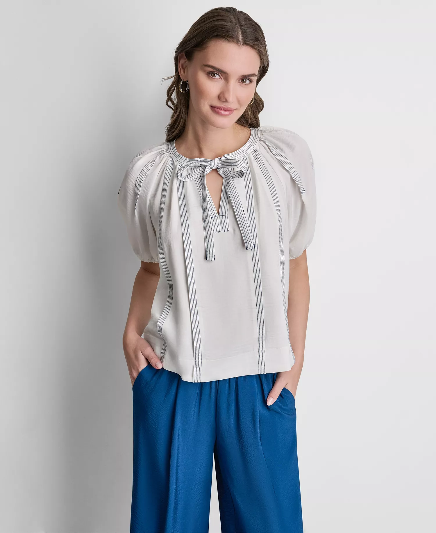 mni-fd3dfc70729f3b53da86ac424aaff0b3 Women's Puff-Sleeve Top Stitch Tie-Front Top — изображение 3