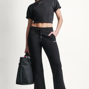dknydp02126 10a dp6p3897 blk retail b6174ae4 b191 48ab 925c d09cbd362ce4