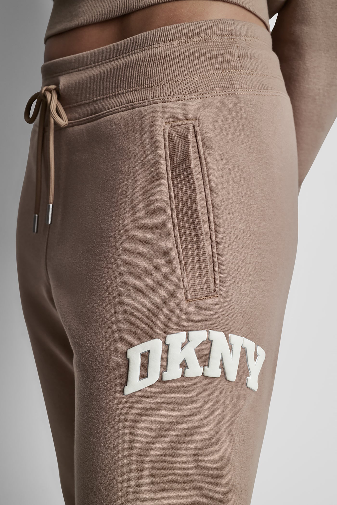 dknydp02126 16 dp6p3896 d53 alt2 dknydp02126 16 dp6p3896 d53 alt2