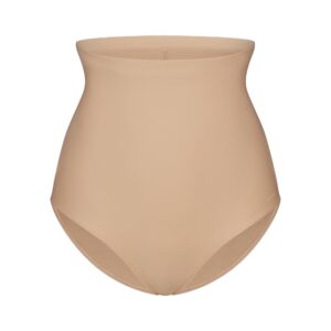 skims body core sculpt butt lifting brief