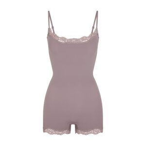 Витрина fits everybody lace onesie